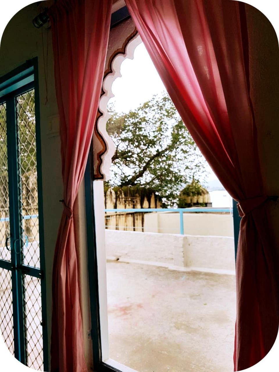 Gypsy Child Lake Hostel Udajpur Exteriér fotografie